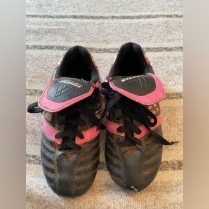 Kids Vizani Cleats, Size 12.5.